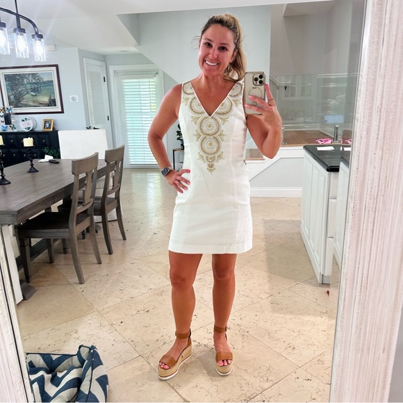 Lilly Pulitzer Gabby Shift Dress in Resort White w Gold embroidery sz 4-like new - Picture 2 of 16